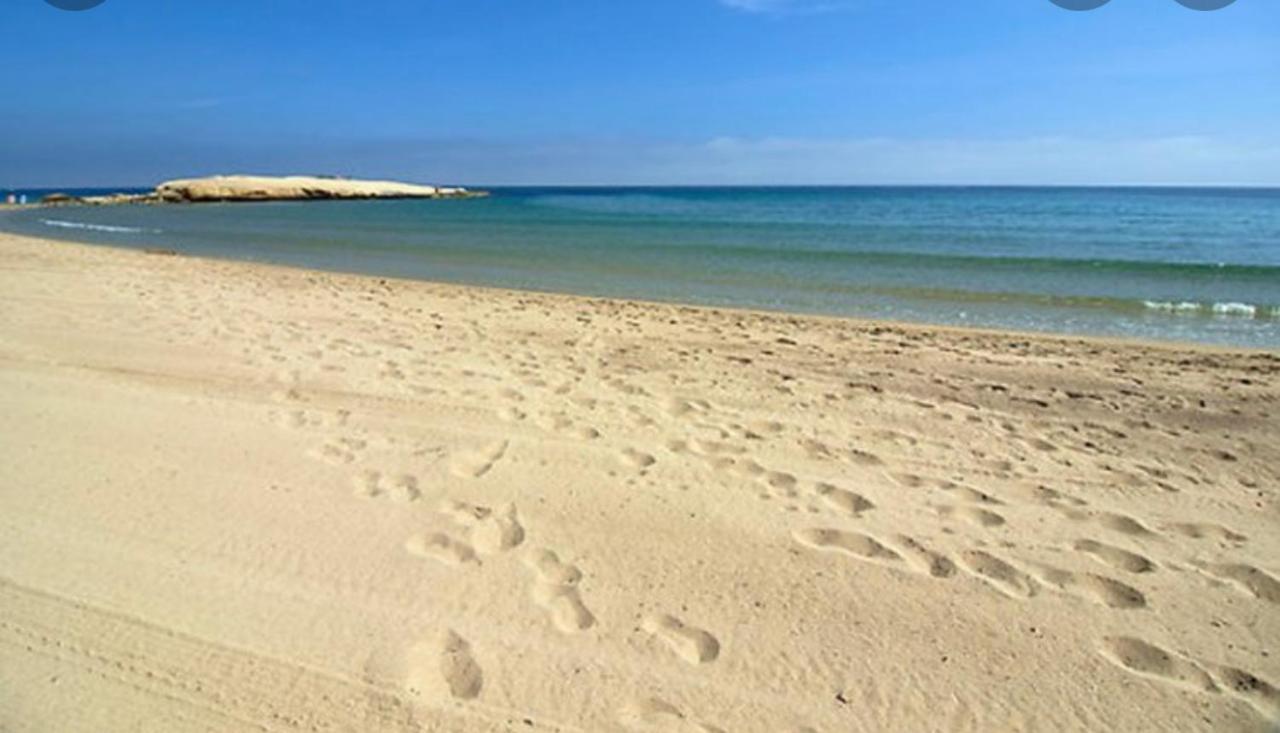 Villa Adosado cerca de la playa y club de buceo con piscina en calabardina Exterior foto